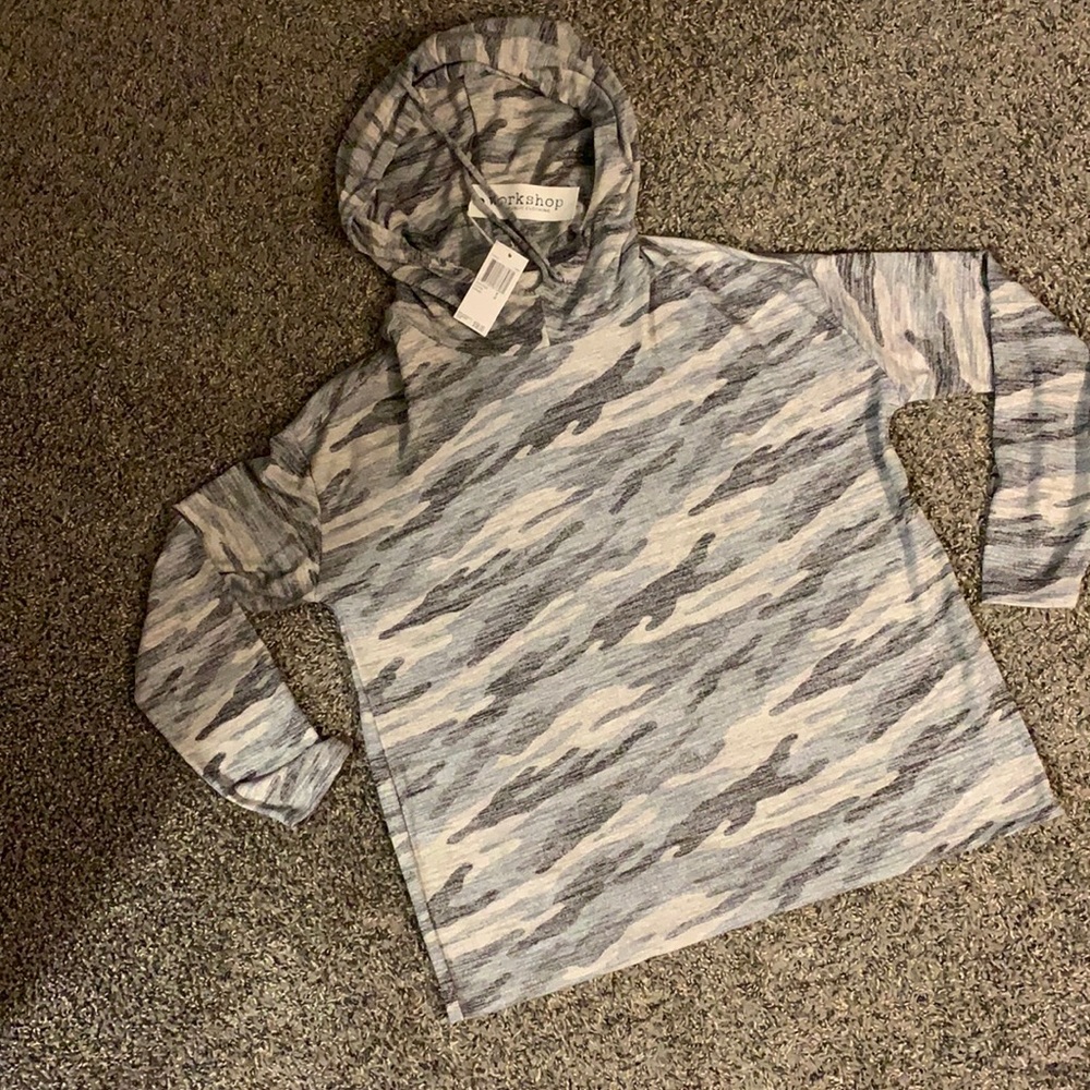 Workshop long sleeve hooded shirt